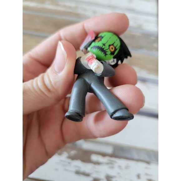 Living Dead Dolls Jason ax figurine - Picture 8 of 9